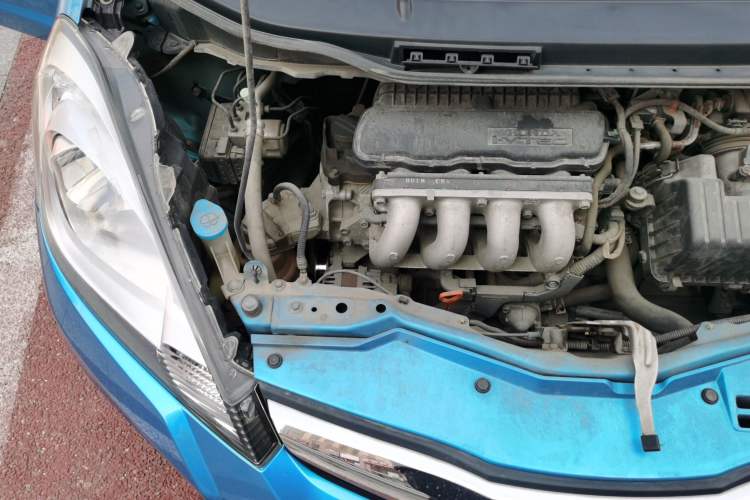 Used Honda Fit 2011 1.5L manual luxury version Engine Bay Right