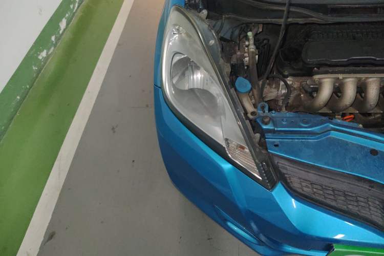 Used Honda Fit 2011 1.3L manual Comfort version Engine Bay Right