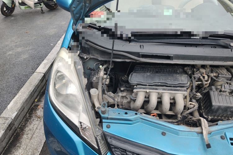 Used Honda Fit 2011 1.3L automatic comfort version Engine Bay Right