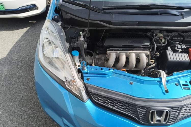 Used Honda Fit 2011 1.3L automatic comfort version Engine Bay Right