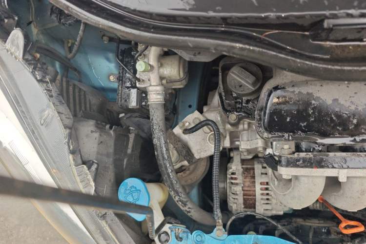 Used Honda Fit 2011 1.3L automatic comfort version Engine Bay Right