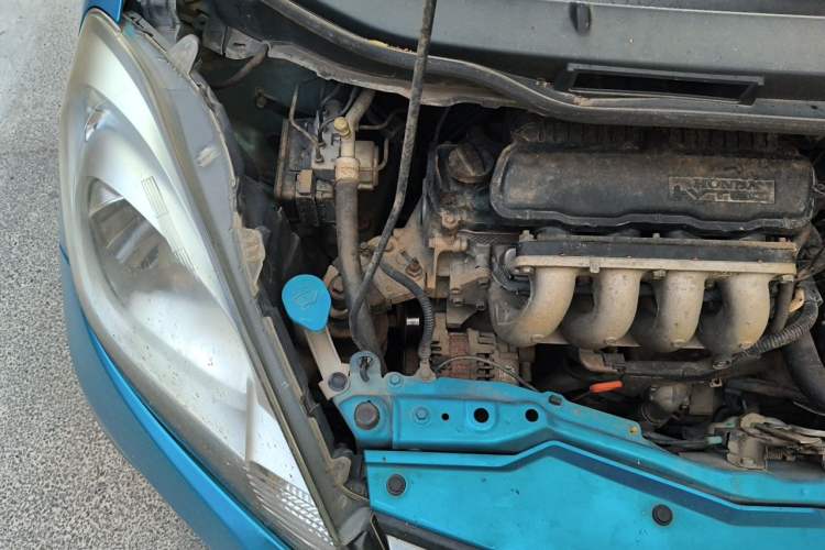Used Honda Fit 2011 1.5L Automatic Luxury Edition Engine Bay Right