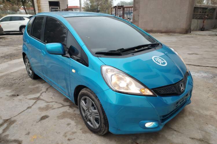 Used Honda Fit 2011 1.3L manual Comfort version Exterior 2