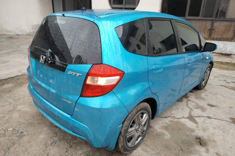 Used Honda Fit 2011 1.3L manual Comfort version Exterior 5