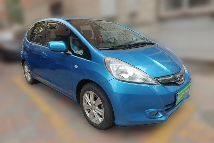 Used Honda Fit 2011 1.5L manual luxury version Front Right 45 Deg