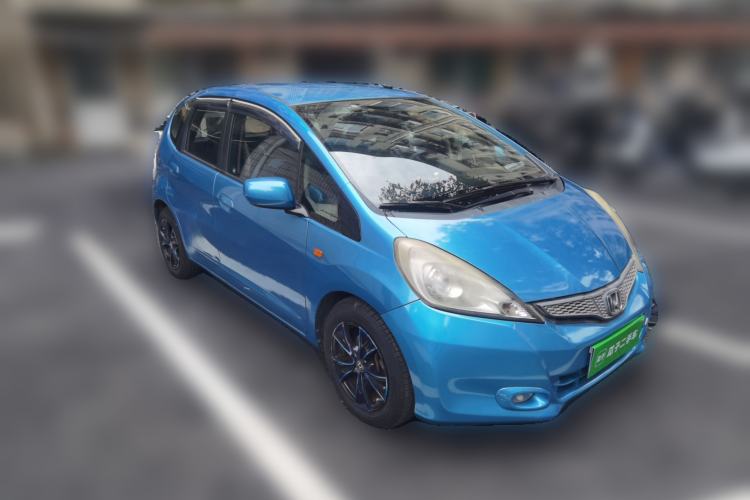 Used Honda Fit 2011 1.3L automatic comfort version Front Right 45 Deg