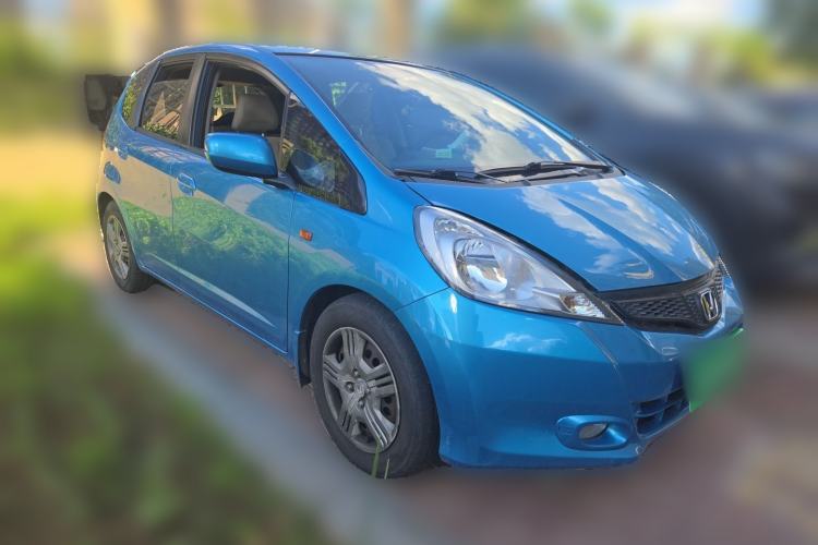 Used Honda Fit 2011 1.3L automatic comfort version Front Right 45 Deg