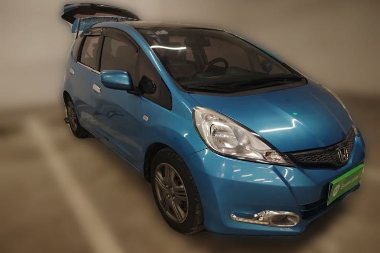 Used Honda Fit 2011 1.3L manual Comfort version Front Right 45 Deg