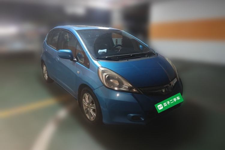Used Honda Fit 2011 1.5L Automatic Luxury Edition Front Right 45 Deg