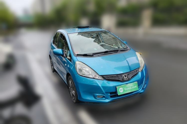 Used Honda Fit 2011 1.3L automatic comfort version Front Right 45 Deg