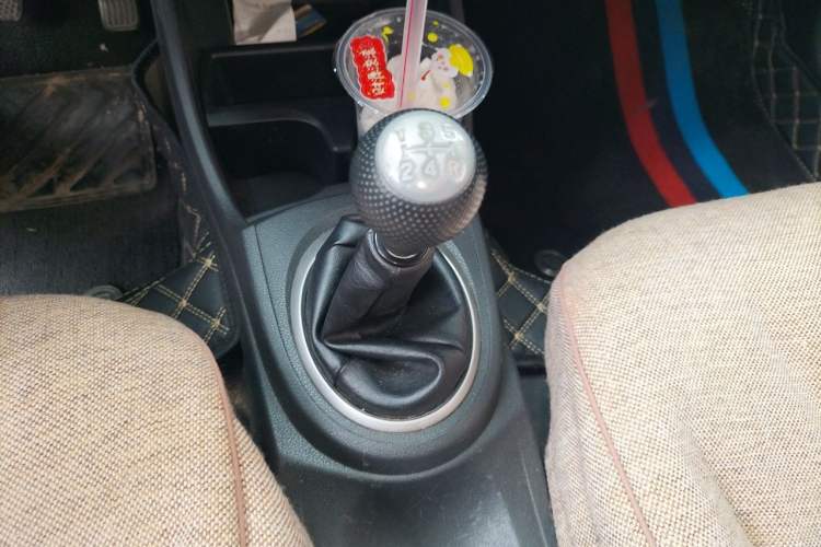 Used Honda Fit 2011 1.3L manual Comfort version Gear Lever