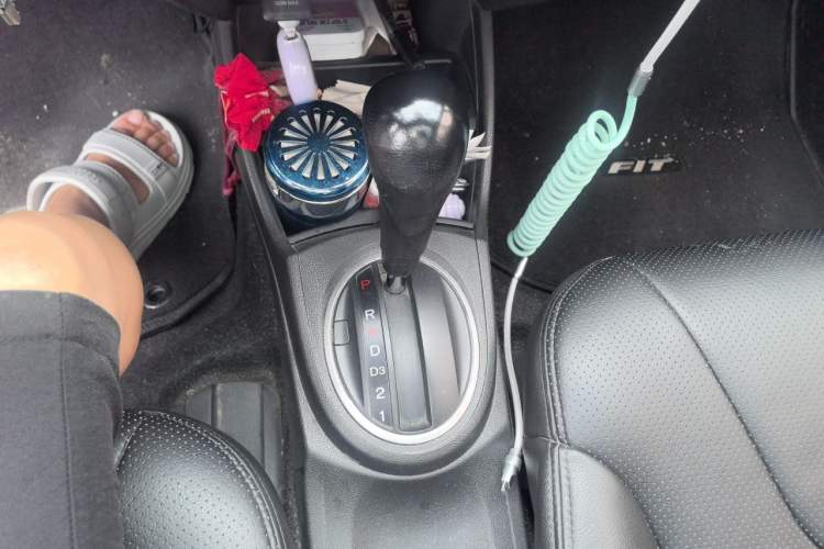 Used Honda Fit 2011 1.5L automatic panoramic sunroof version Gear Lever