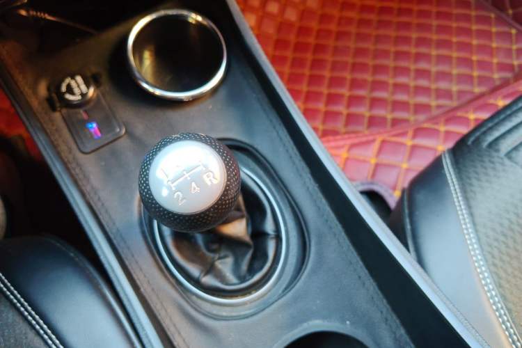 Used Honda Fit 2011 1.3L manual Comfort version Gear Lever