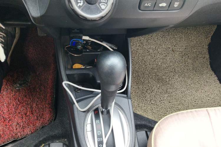 Used Honda Fit 2011 1.3L automatic comfort version Gear Lever