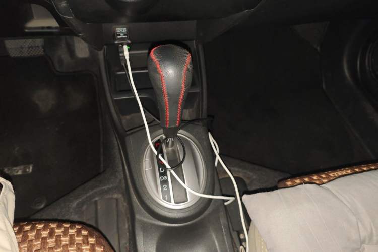 Used Honda Fit 2011 1.5L Automatic Luxury Edition Gear Lever