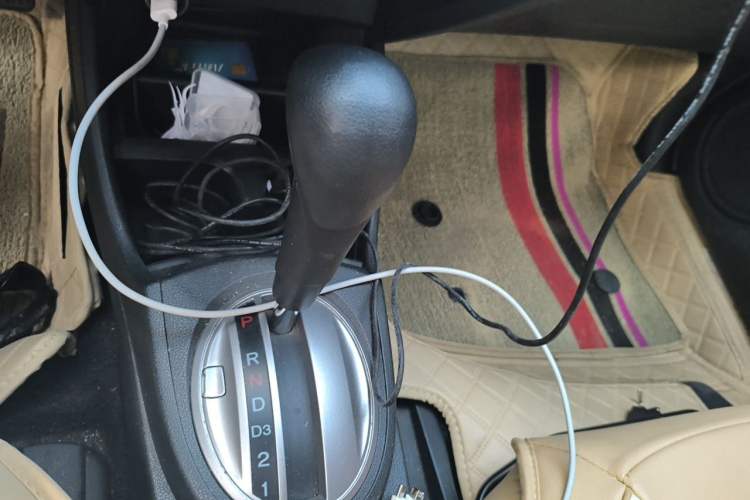 Used Honda Fit 2011 1.5L Automatic Luxury Edition Gear Lever