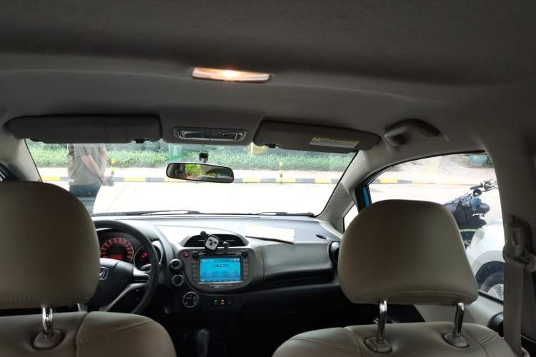 Used Honda Fit 2011 1.3L automatic comfort version Headliner