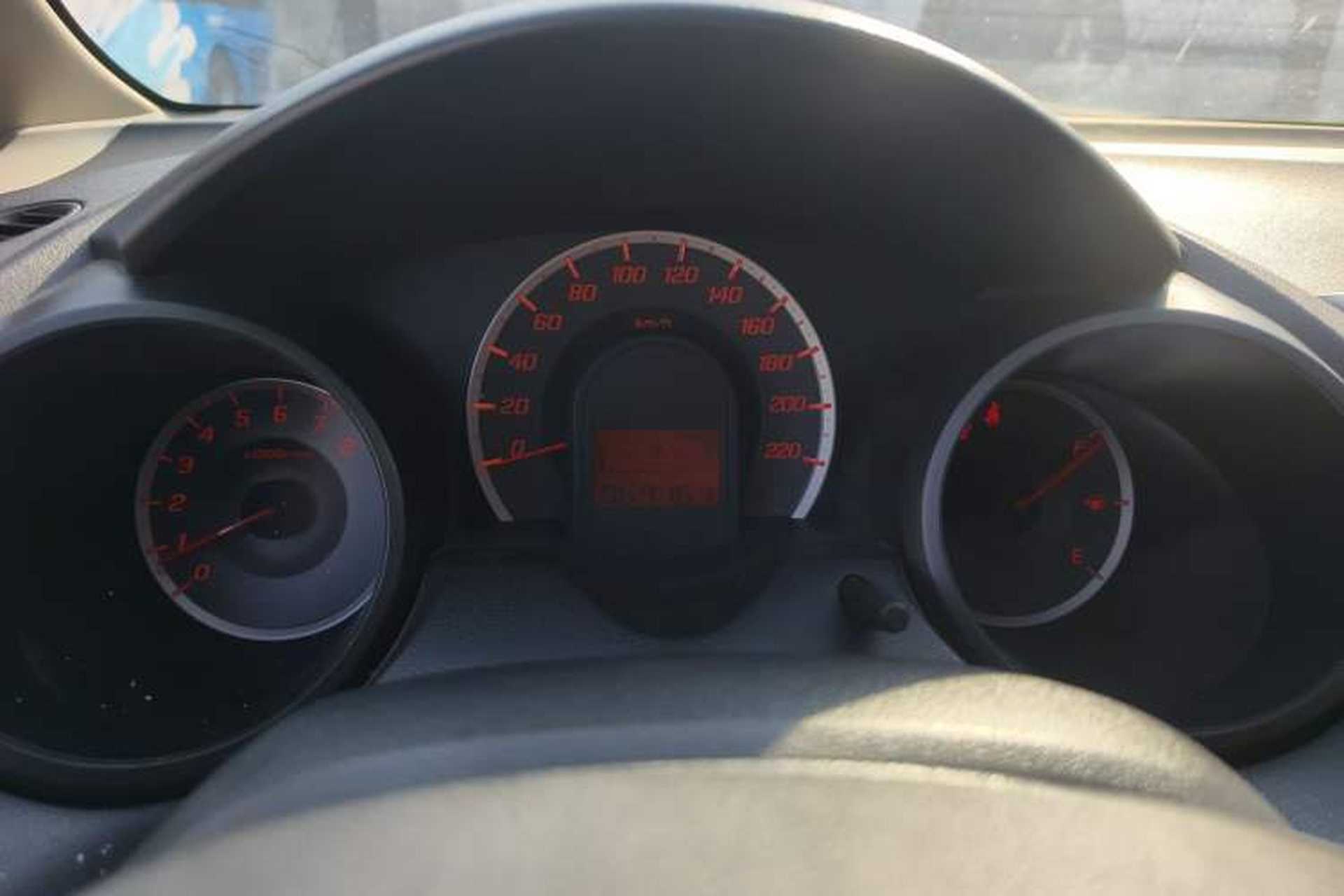 Used Honda Fit 2011 1.5L automatic panoramic sunroof version Instrument Cluster