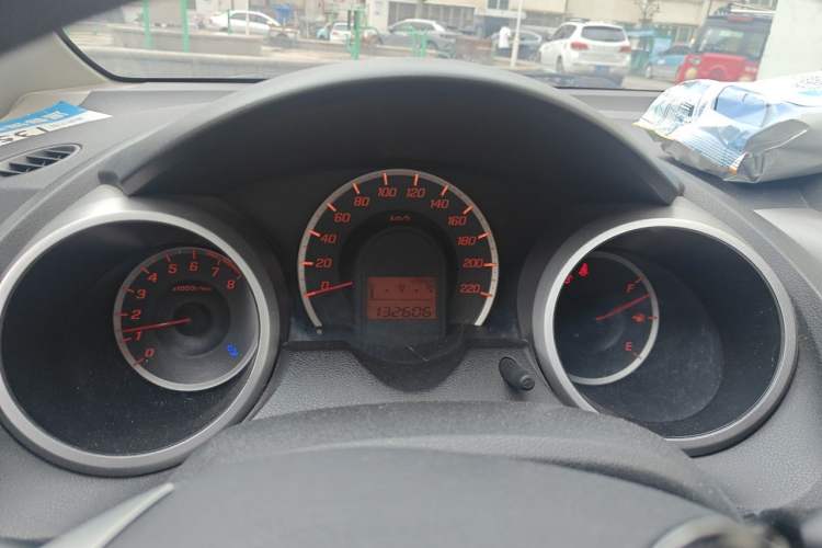 Used Honda Fit 2011 1.3L automatic comfort version Instrument Cluster