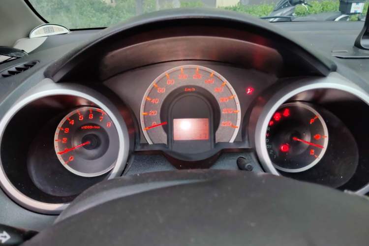 Used Honda Fit 2011 1.3L automatic comfort version Instrument Cluster