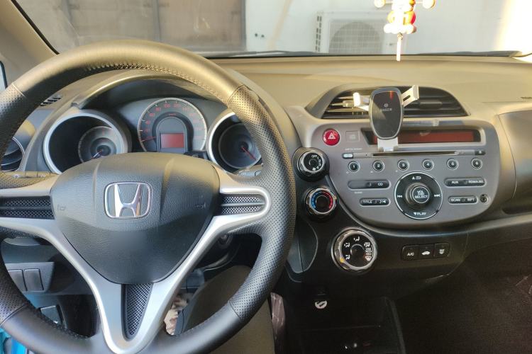 Used Honda Fit 2011 1.3L manual Comfort version Interior 3