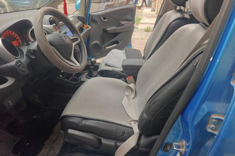 Used Honda Fit 2011 1.5L manual luxury version Left Front Seat
