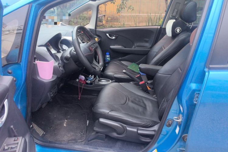 Used Honda Fit 2011 1.5L automatic panoramic sunroof version Left Front Seat