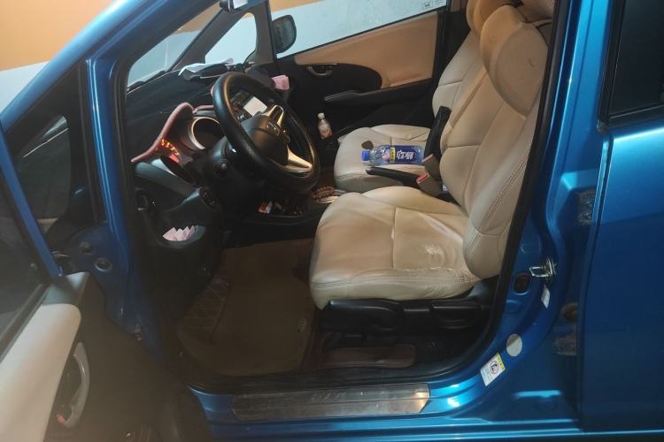 Used Honda Fit 2011 1.5L Automatic Luxury Edition Left Front Seat