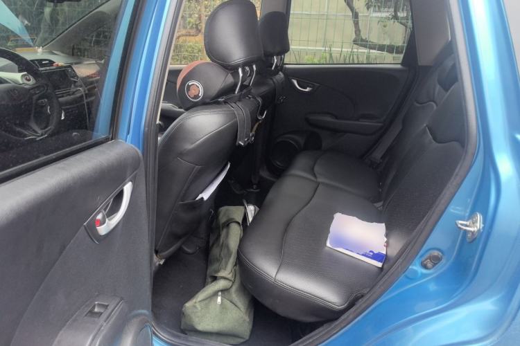 Used Honda Fit 2011 1.5L automatic panoramic sunroof version Left Rear Seat