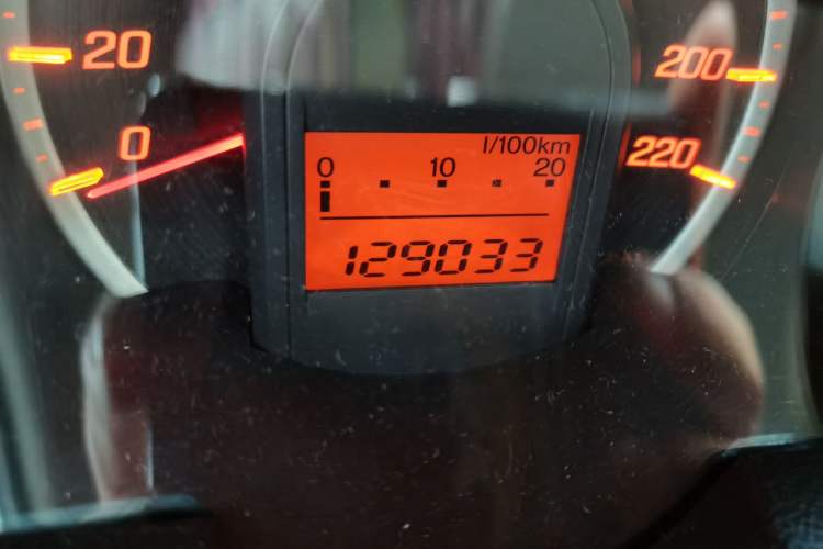 Used Honda Fit 2011 1.3L automatic comfort version Odometer Close Up