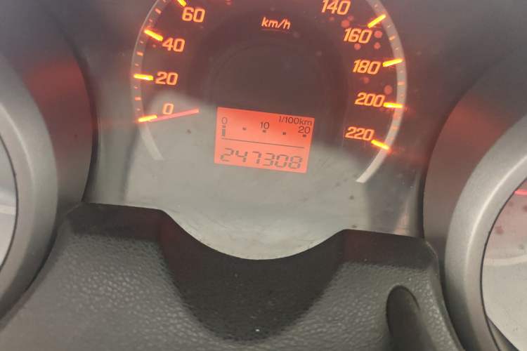 Used Honda Fit 2011 1.3L manual Comfort version Odometer Close Up