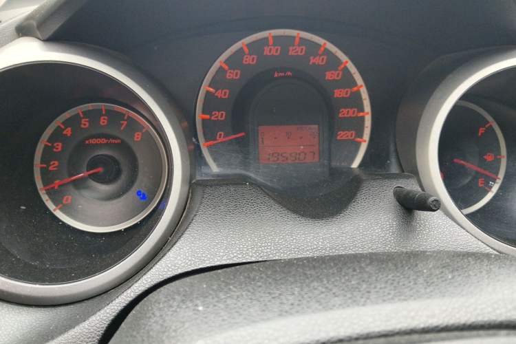Used Honda Fit 2011 1.3L automatic comfort version Odometer Close Up