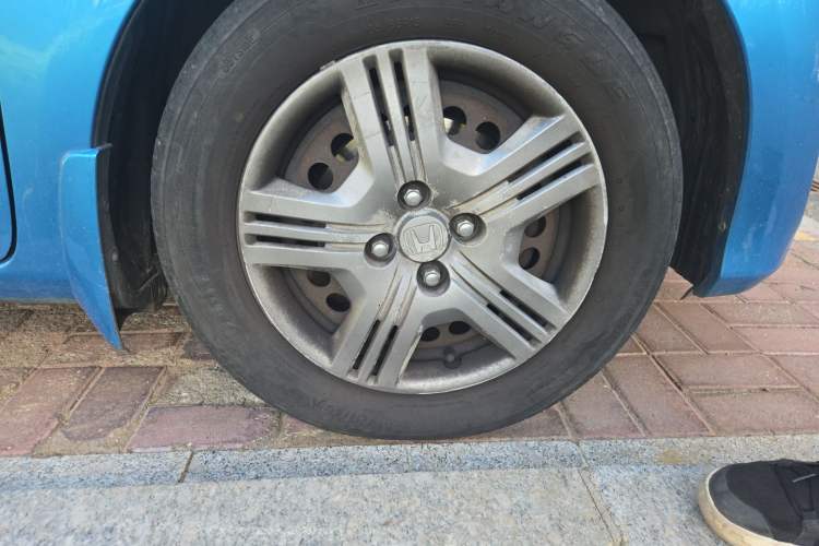 Used Honda Fit 2011 1.3L automatic comfort version Right Front Wheel Hub