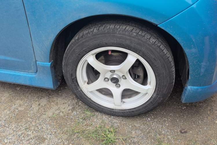 Used Honda Fit 2011 1.5L automatic panoramic sunroof version Right Front Wheel Hub