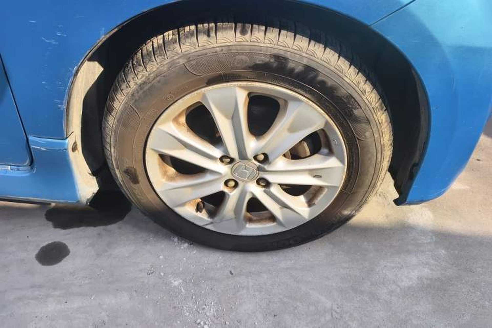 Used Honda Fit 2011 1.5L automatic panoramic sunroof version Right Front Wheel Hub