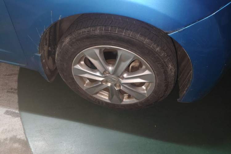 Used Honda Fit 2011 1.5L Automatic Luxury Edition Right Front Wheel Hub