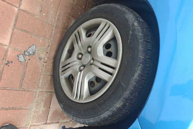 Used Honda Fit 2011 1.3L automatic comfort version Right Front Wheel Hub
