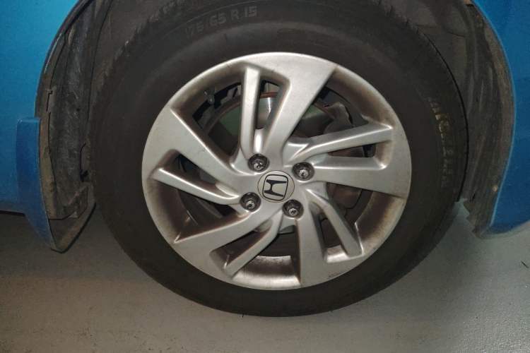 Used Honda Fit 2011 1.3L manual Comfort version Right Front Wheel Hub