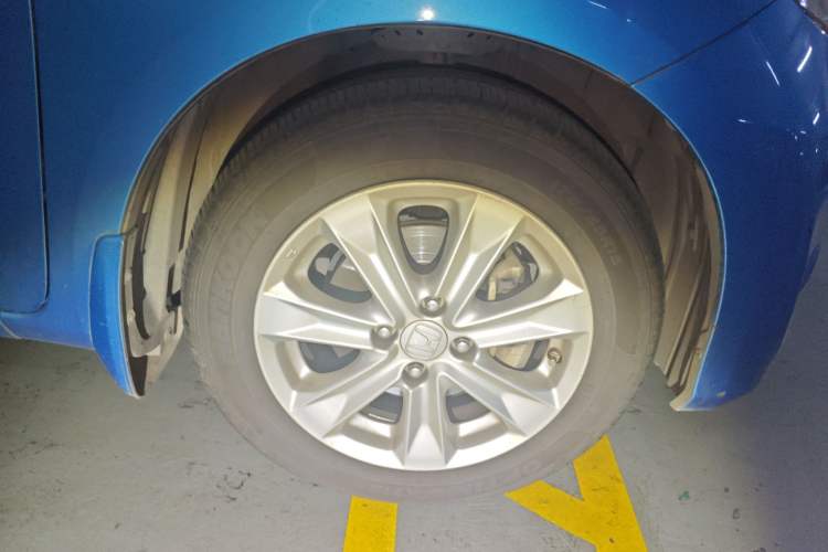 Used Honda Fit 2011 1.5L manual luxury version Right Front Wheel Hub