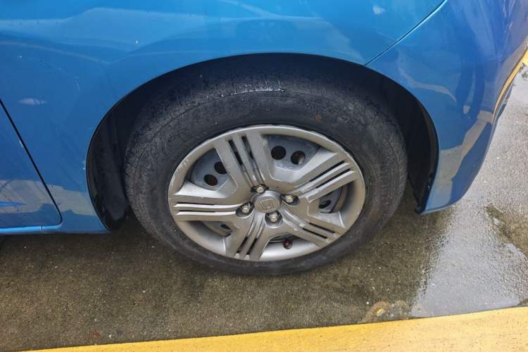 Used Honda Fit 2011 1.3L automatic comfort version Right Front Wheel Hub
