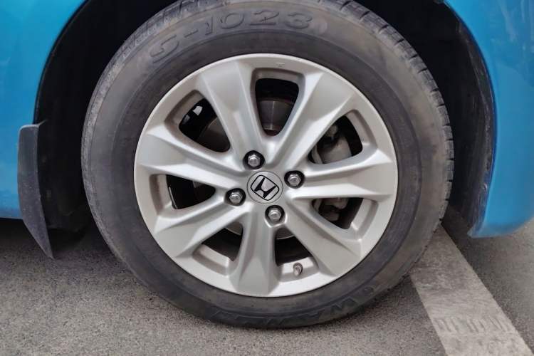Used Honda Fit 2011 1.3L automatic comfort version Right Front Wheel Hub