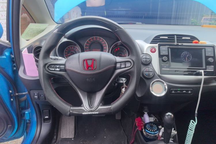 Used Honda Fit 2011 1.5L automatic panoramic sunroof version Steering Wheel