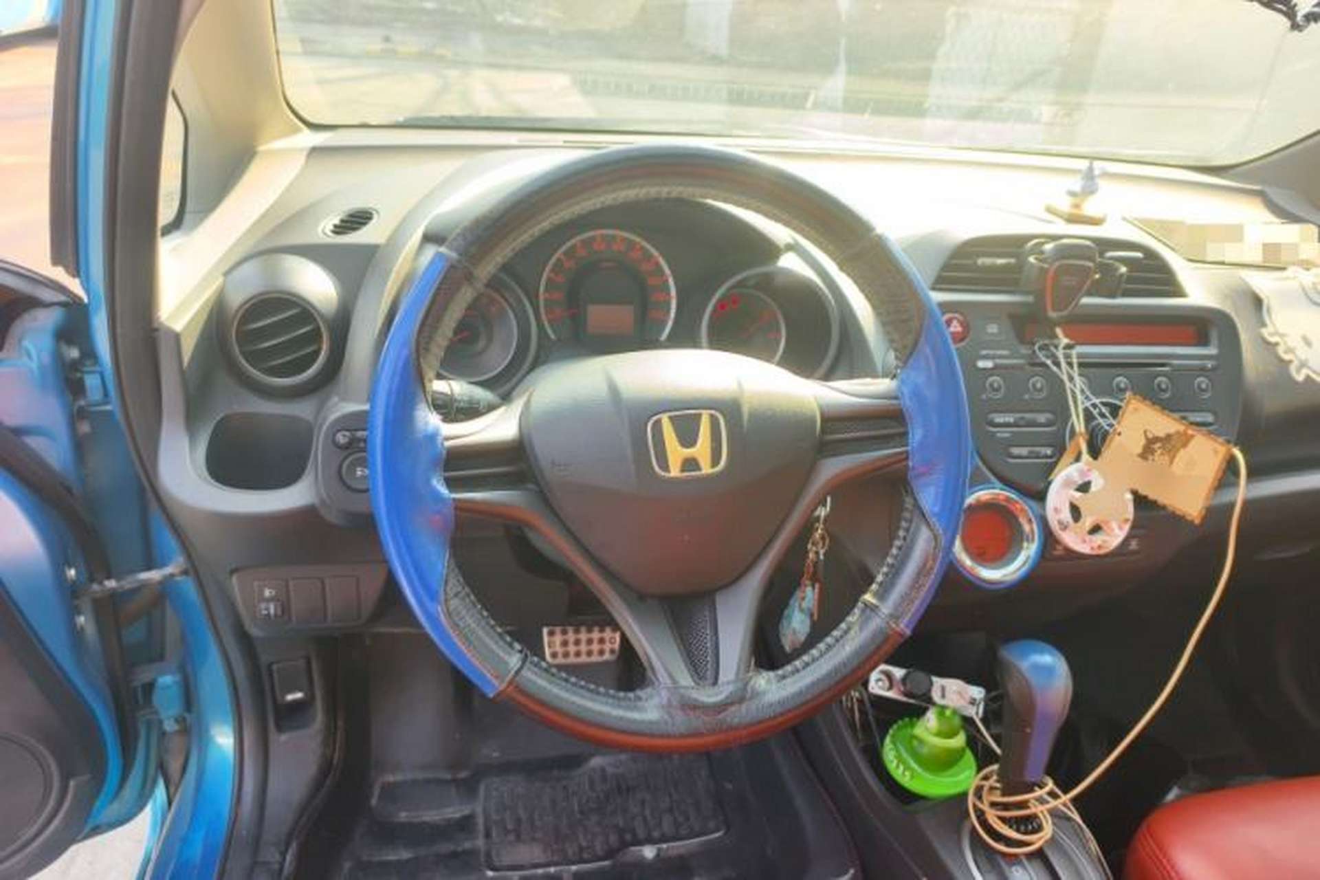 Used Honda Fit 2011 1.5L automatic panoramic sunroof version Steering Wheel