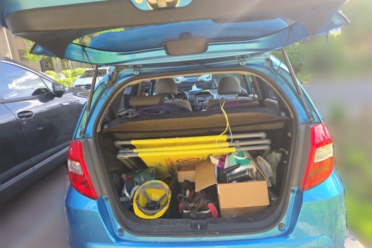 Used Honda Fit 2011 1.3L automatic comfort version Trunk