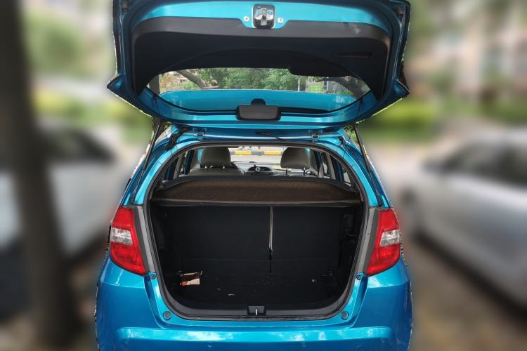Used Honda Fit 2011 1.3L automatic comfort version Trunk