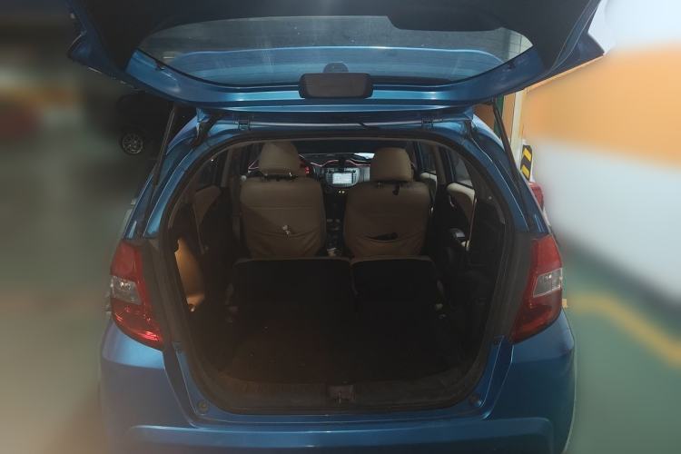 Used Honda Fit 2011 1.5L Automatic Luxury Edition Trunk