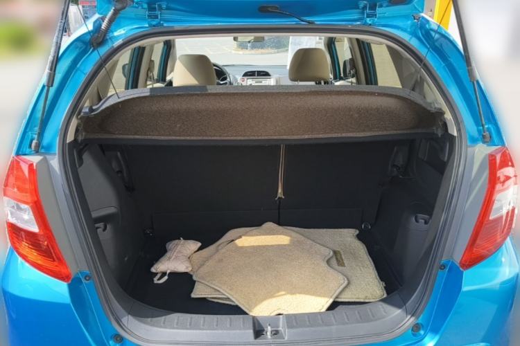 Used Honda Fit 2011 1.3L automatic comfort version Trunk