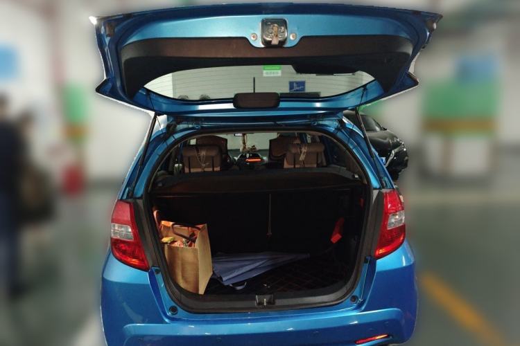 Used Honda Fit 2011 1.5L Automatic Luxury Edition Trunk