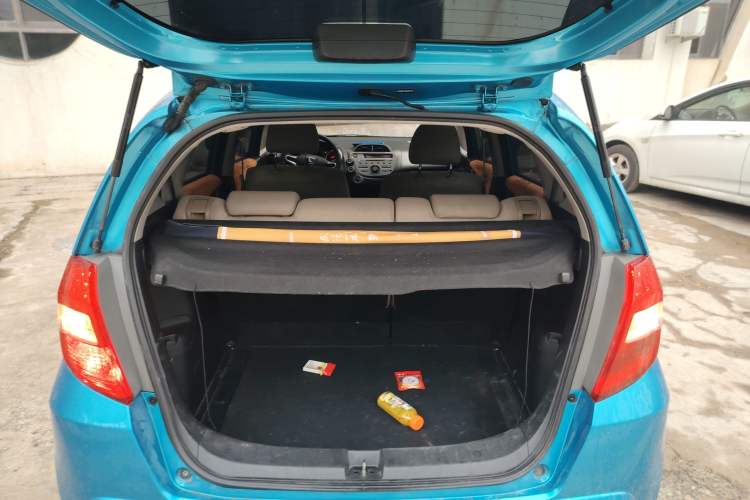 Used Honda Fit 2011 1.3L manual Comfort version Trunk