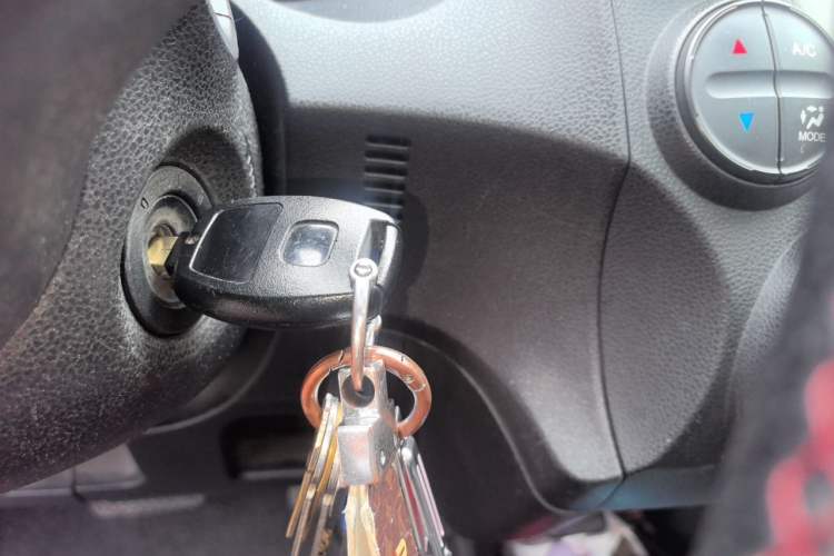 Used Honda Fit 2011 1.5L automatic panoramic sunroof version Vehicle Key